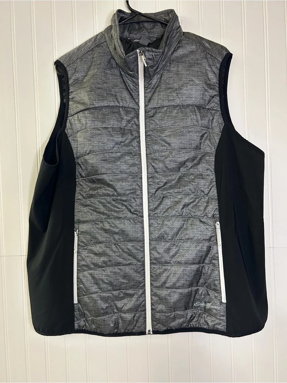 Eddie Bauer Quilted Gray & Black Sleeveless Puffer Vest Size 2XL